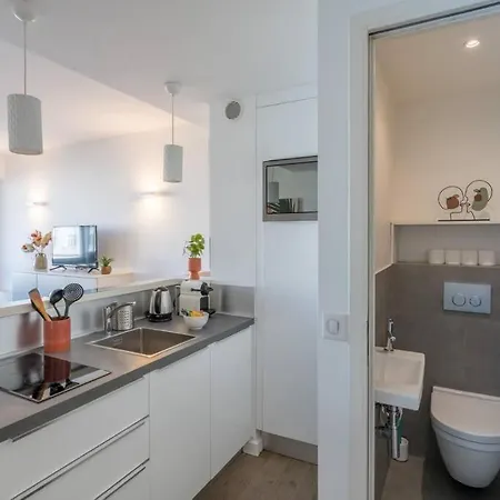 Joffre 2-4 - Bright 1 Bedroom Near Massena